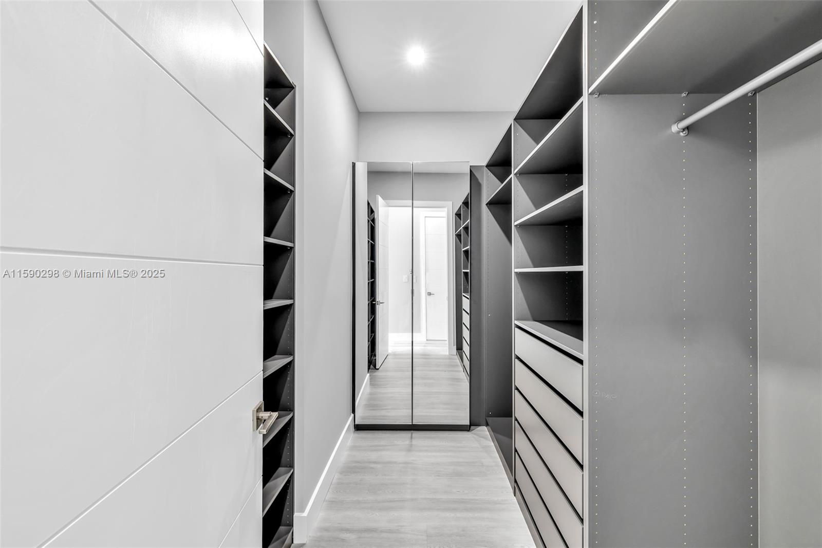LAUDERDALE - Residential