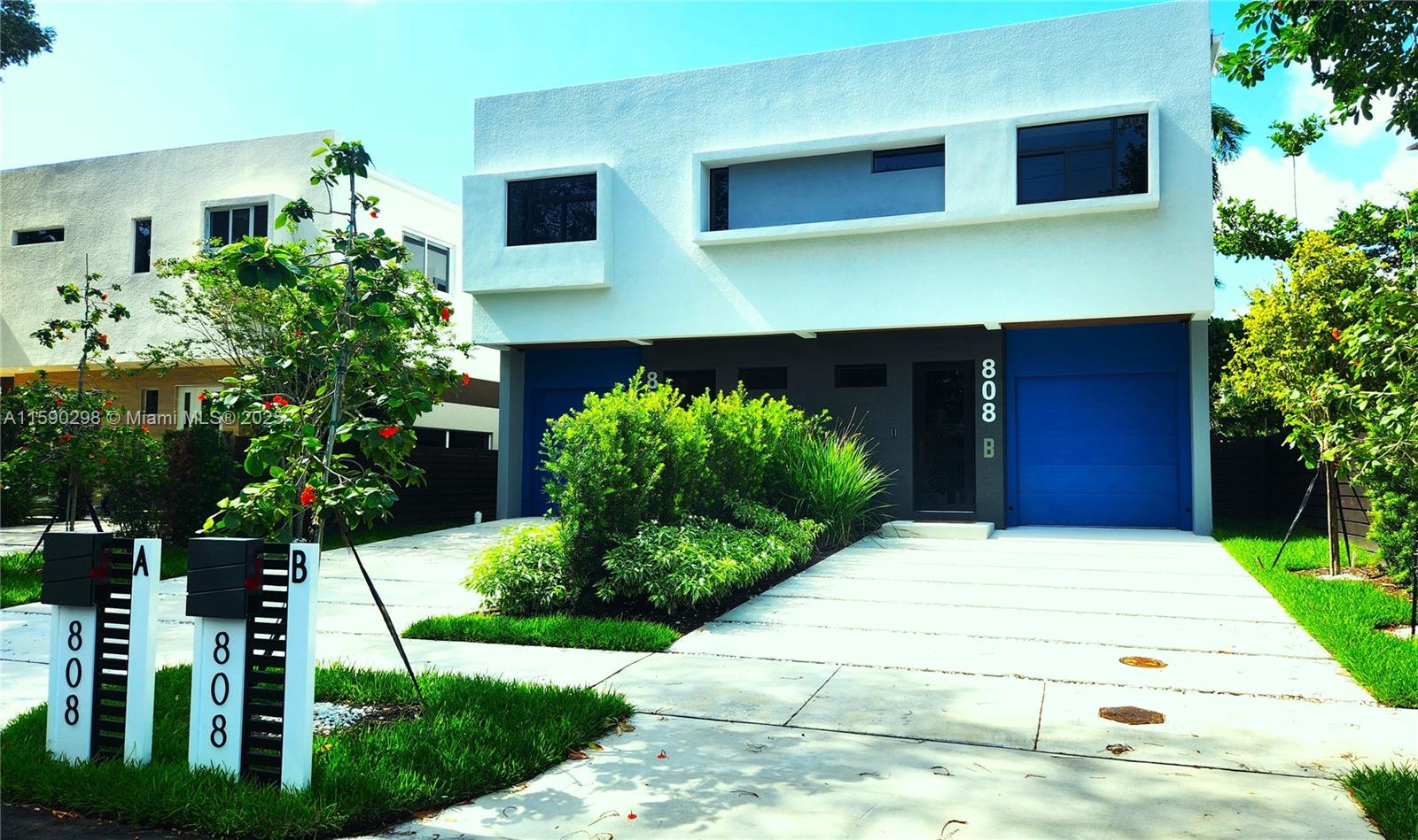 Tarpon River is graced with a New and Elegant Townhouse. Its striking high ceilings and double-height dining area make it both special and exclusive. It features a spacious and functional Italian kitchen, along with Italian porcelain flooring. High-impact windows allow for an abundance of natural light to fill the space. Technology complements the townhouse's features with Smart home wireless technology, surveillance Cameras & Multi-zone sound. The property offers 3 bedrooms, 2.5 bathrooms, and ample closet space. 3 Parking Spaces, including 1-Car Garage. Gross Living Area (A/C) 2662 Sq. ft. Total Gross Area 3,142 Sq. ft. No HOA fee.
