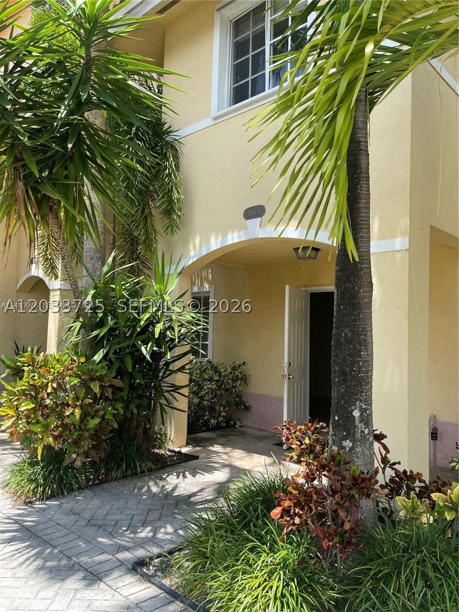 2066 NE 167th St 3108, North Miami Beach FL 33162