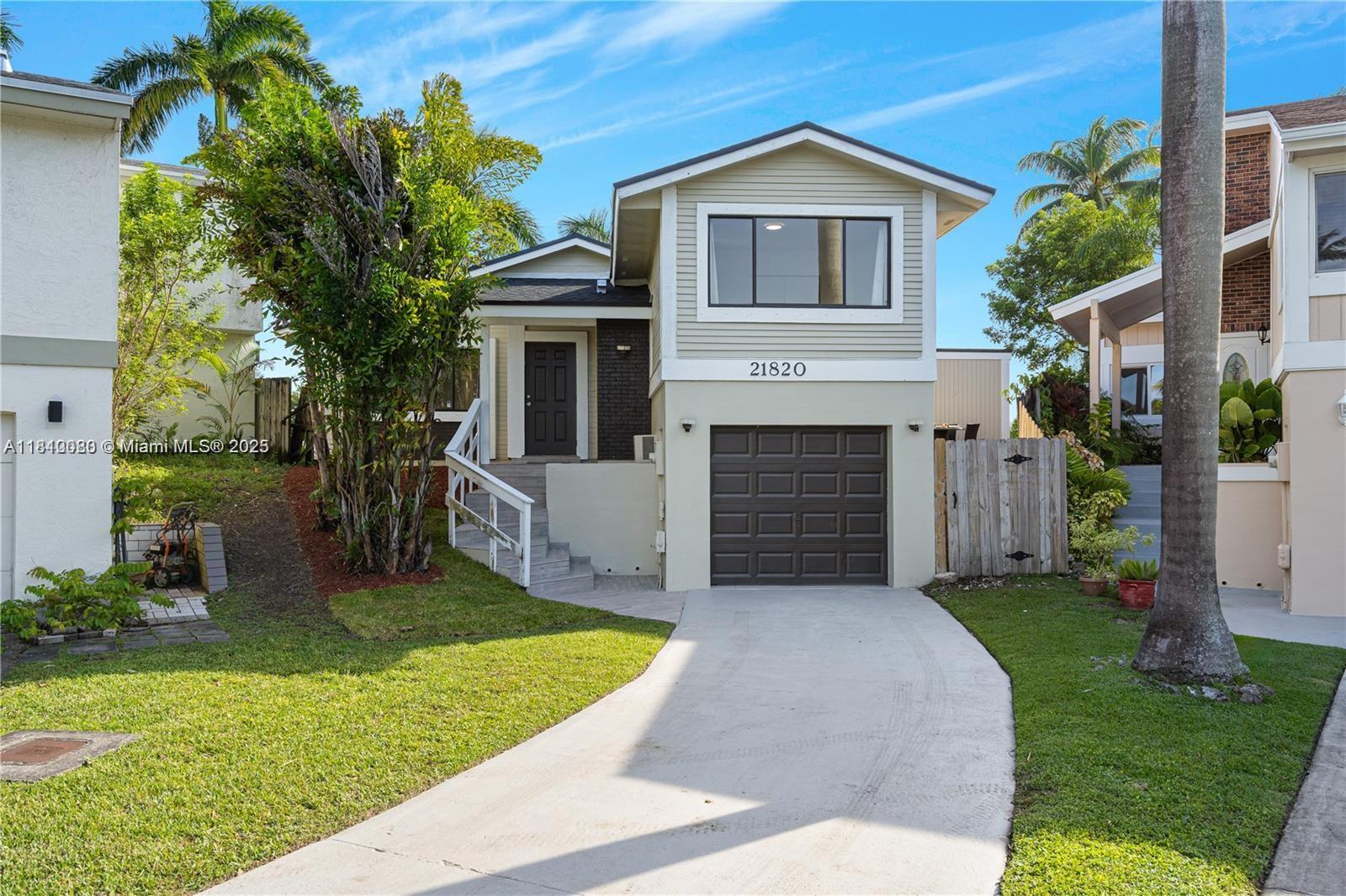 21820 Sw 98th Pl, Cutler Bay, Miami-Dade County, Florida - 4 Bedrooms  
3 Bathrooms - 