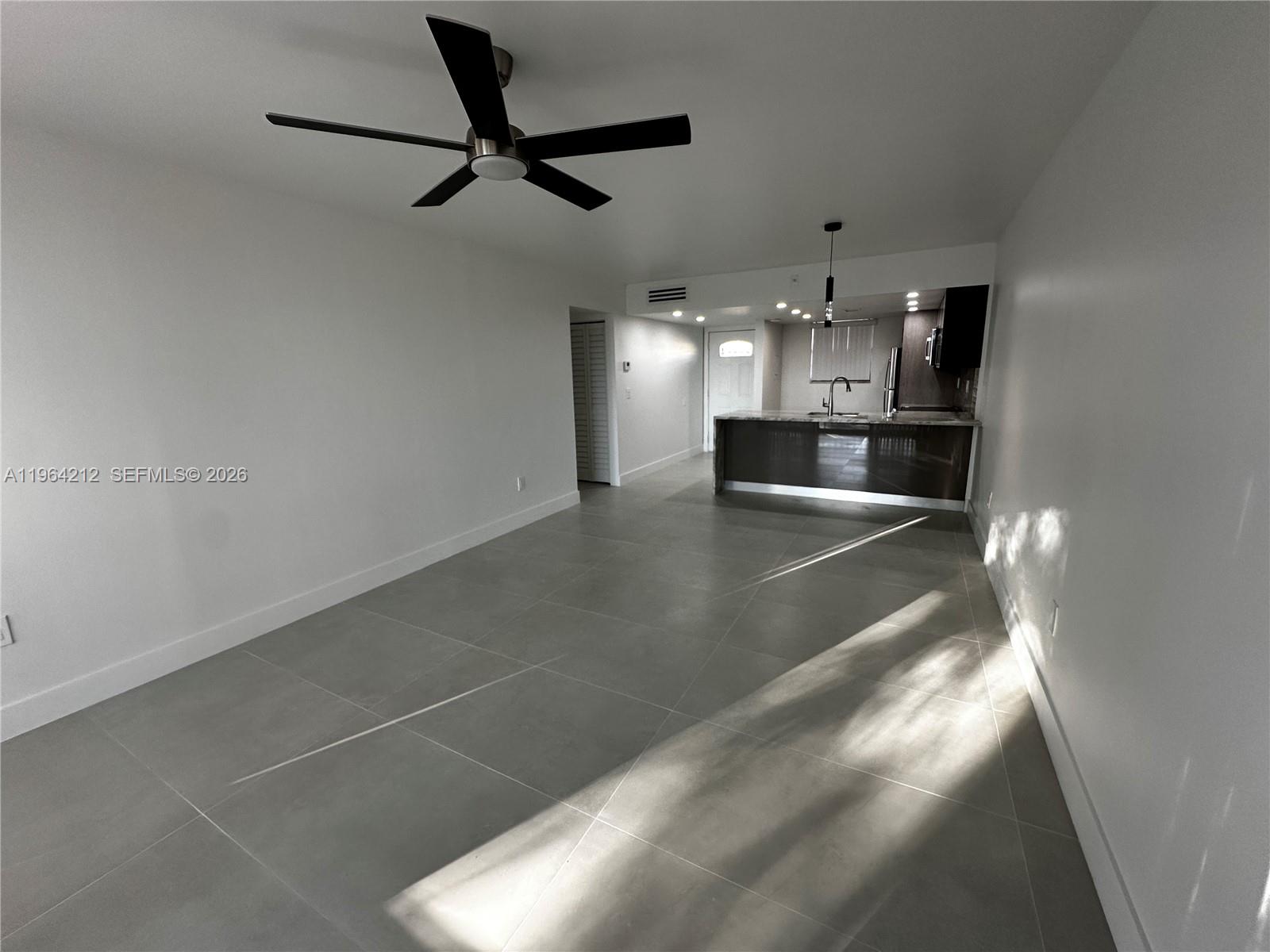 THE GARDENS OF KENDALL CO - Residential Lease