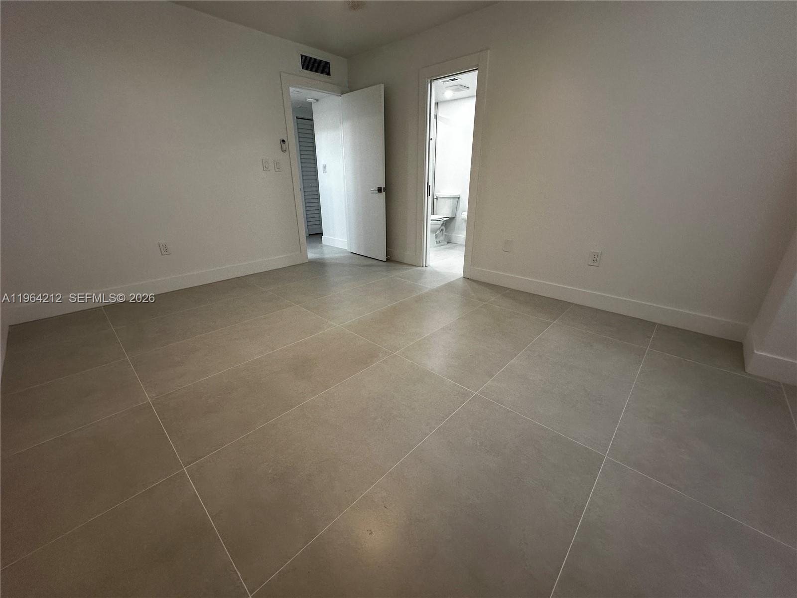 THE GARDENS OF KENDALL CO - Residential Lease