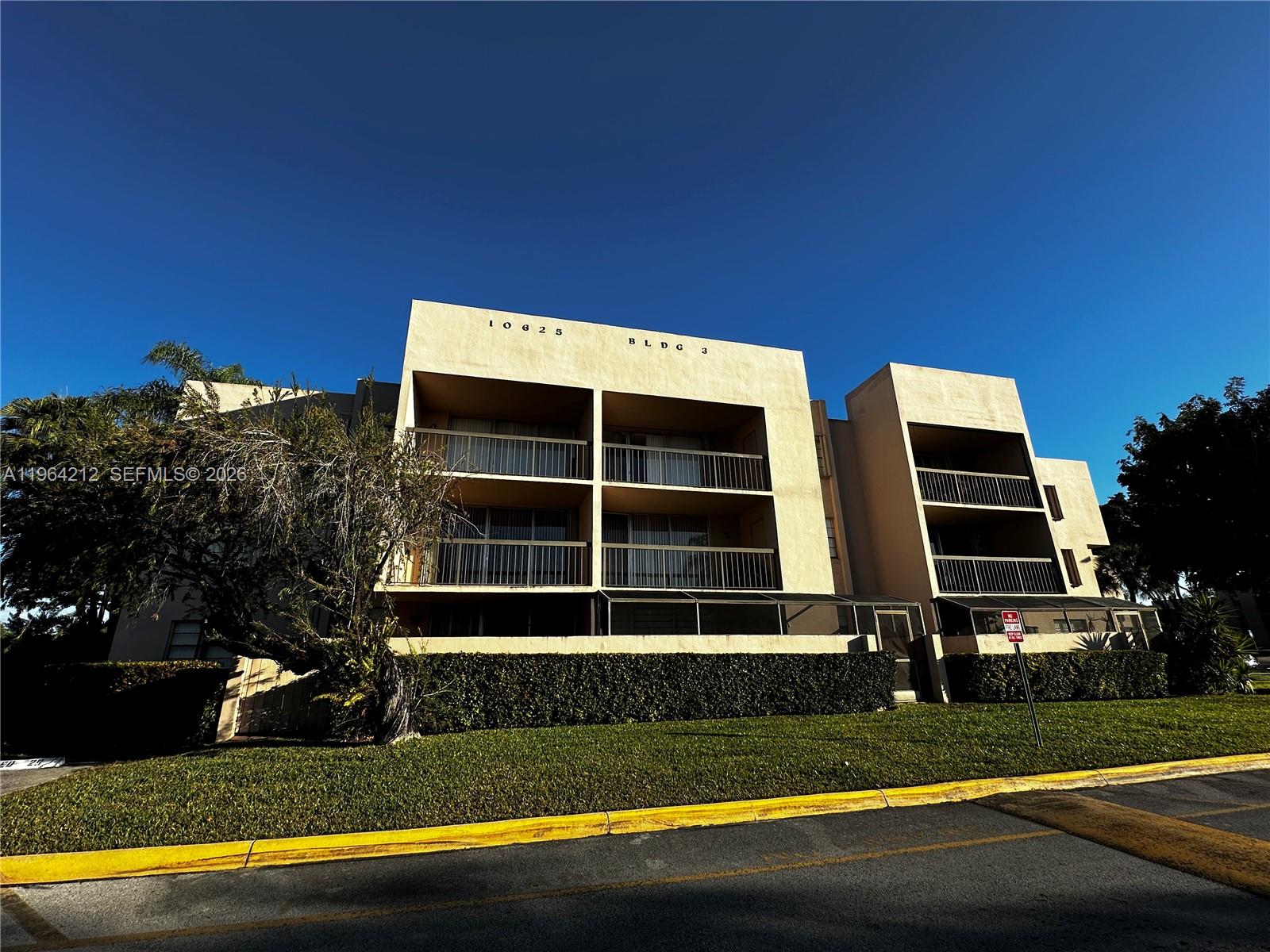 THE GARDENS OF KENDALL CO - Residential Lease