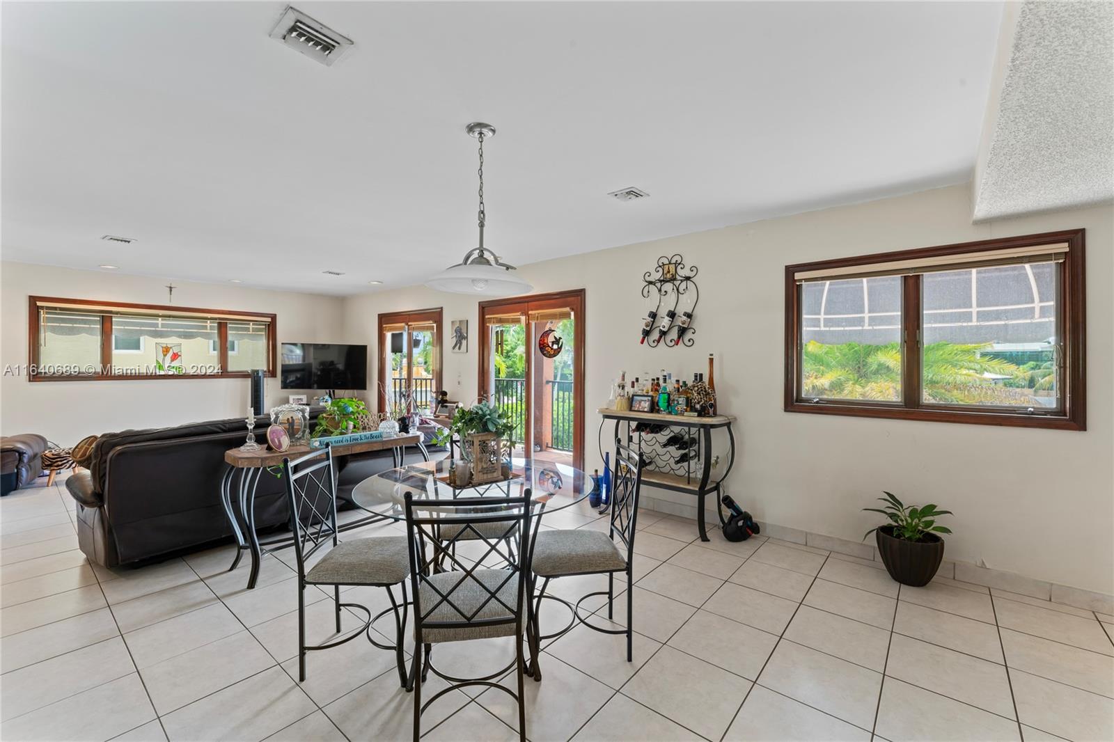 LAUDERDALE BEACH EXT UNIT - Residential