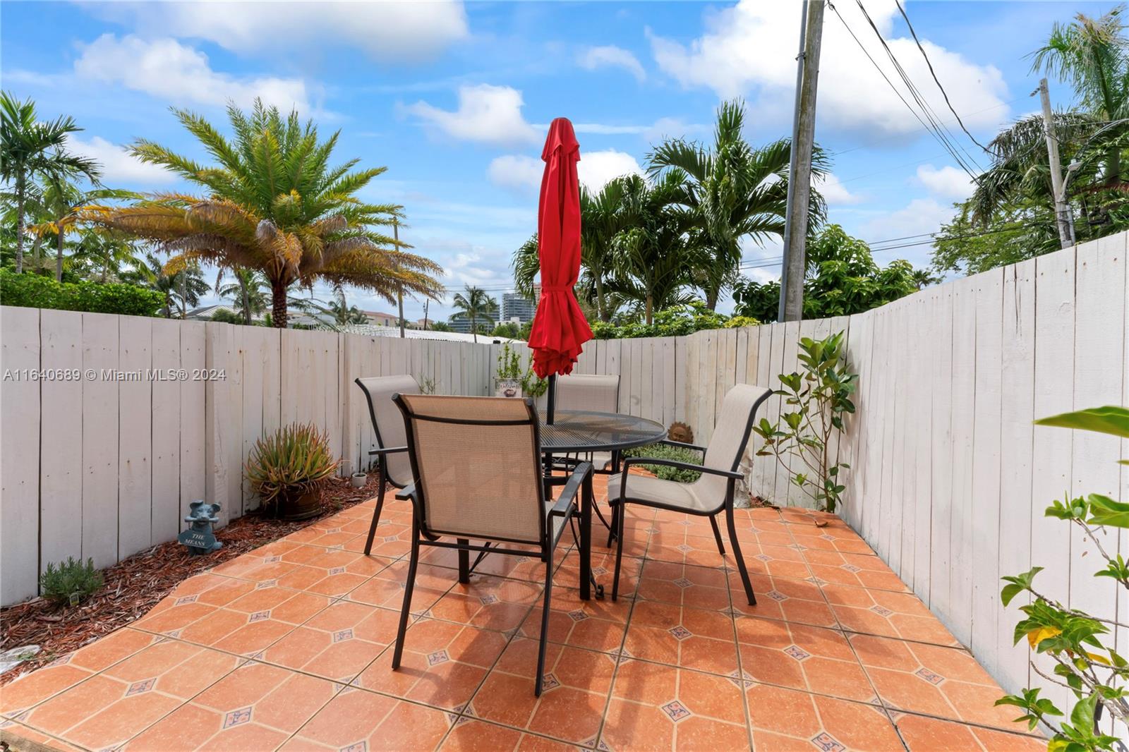 LAUDERDALE BEACH EXT UNIT - Residential