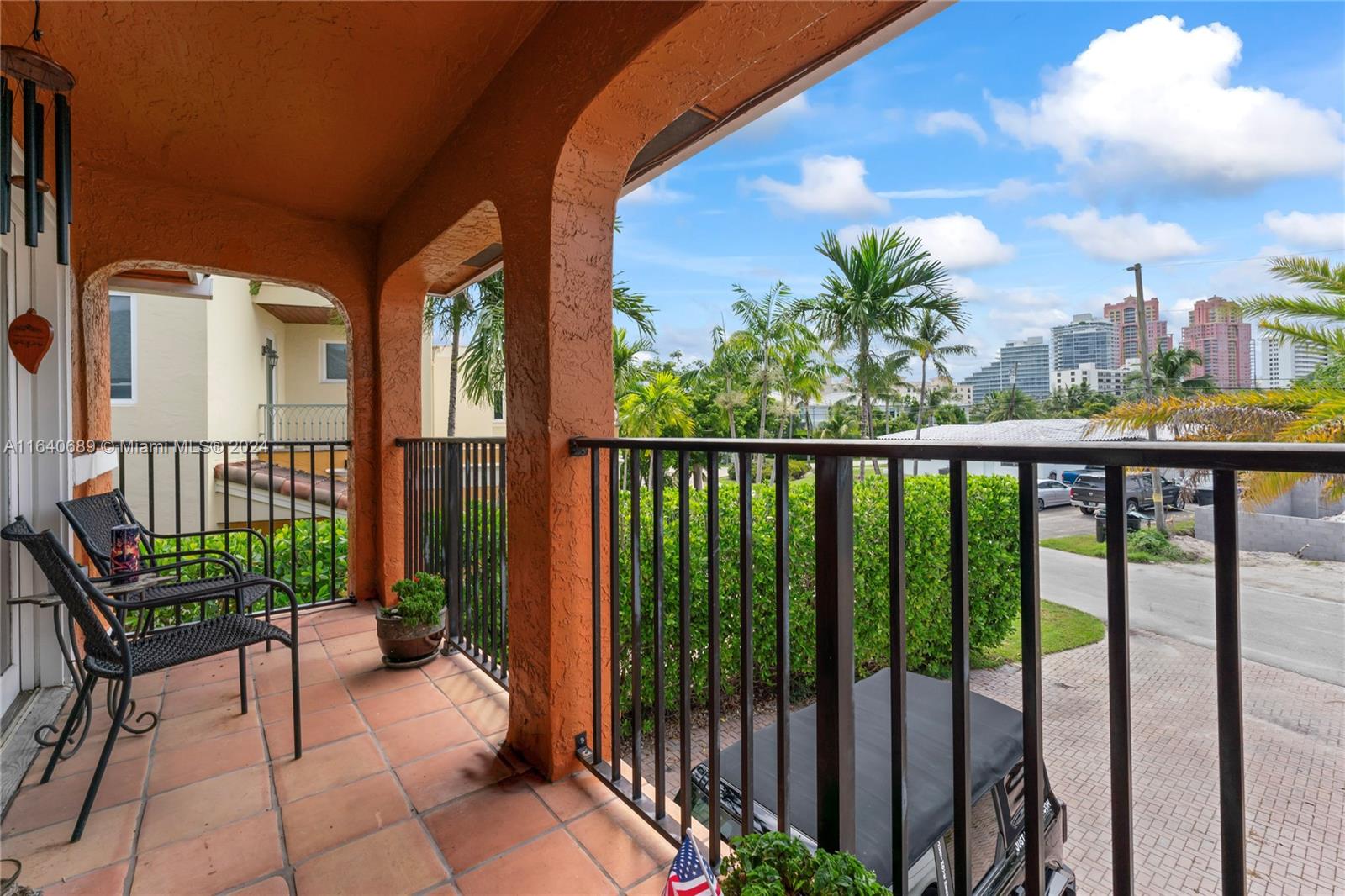 LAUDERDALE BEACH EXT UNIT - Residential