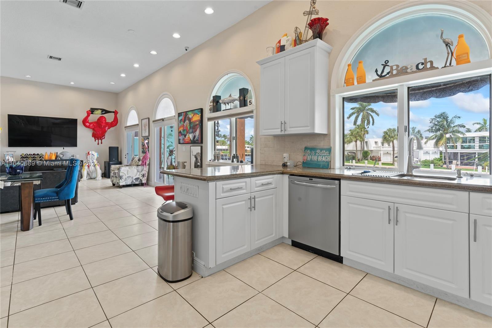 LAUDERDALE BEACH EXT UNIT - Residential