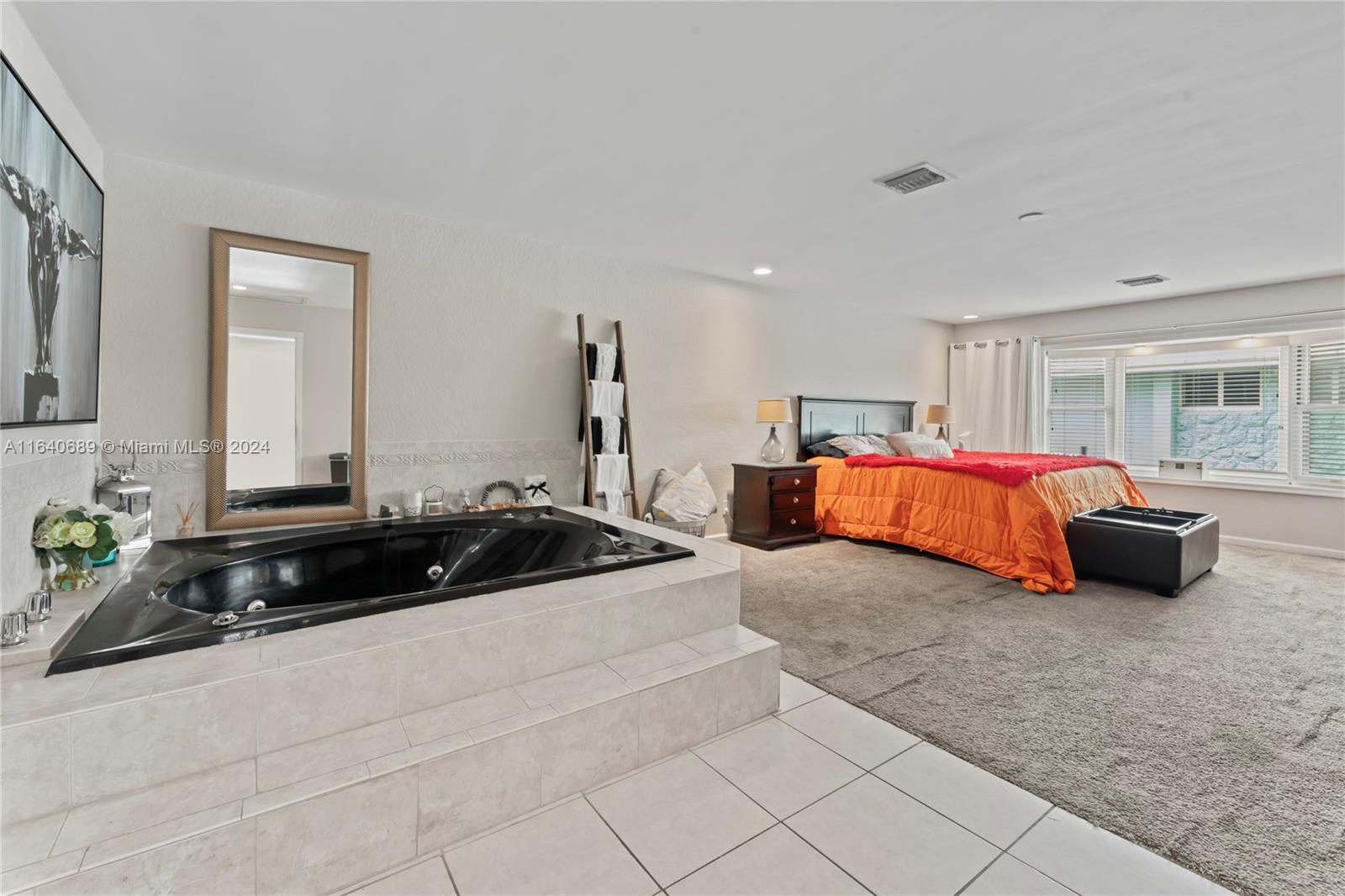 LAUDERDALE BEACH EXT UNIT - Residential