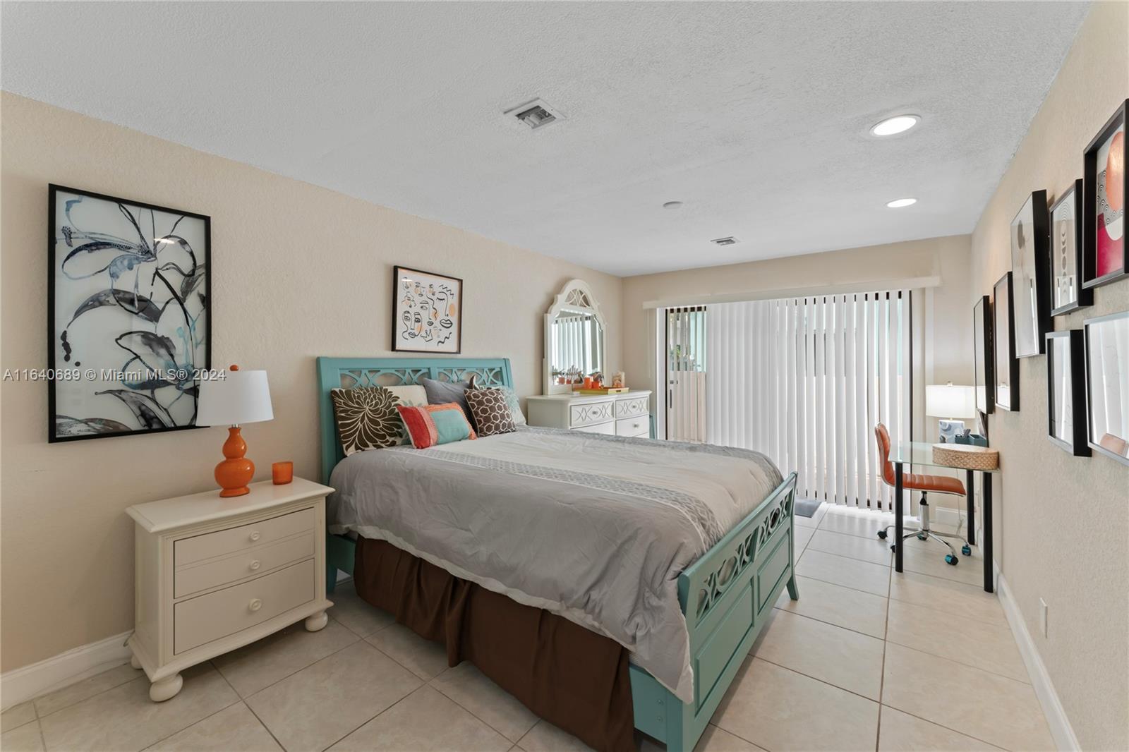 LAUDERDALE BEACH EXT UNIT - Residential