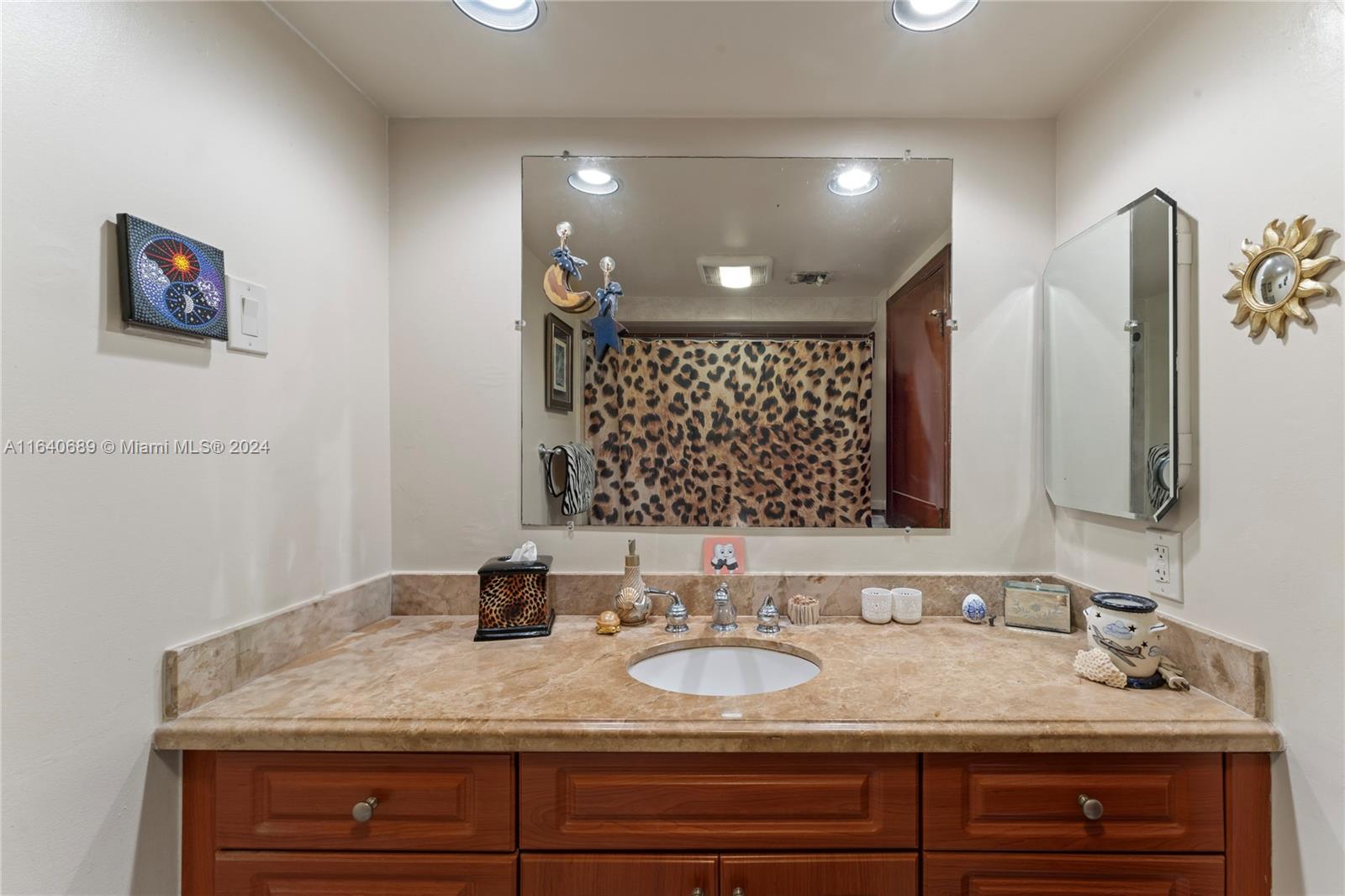 LAUDERDALE BEACH EXT UNIT - Residential