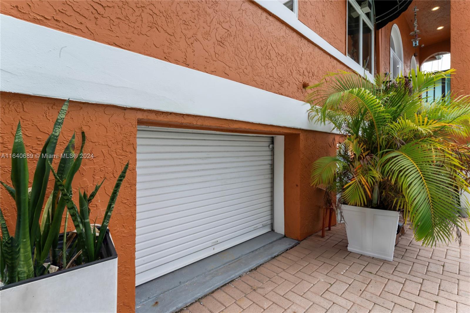 LAUDERDALE BEACH EXT UNIT - Residential