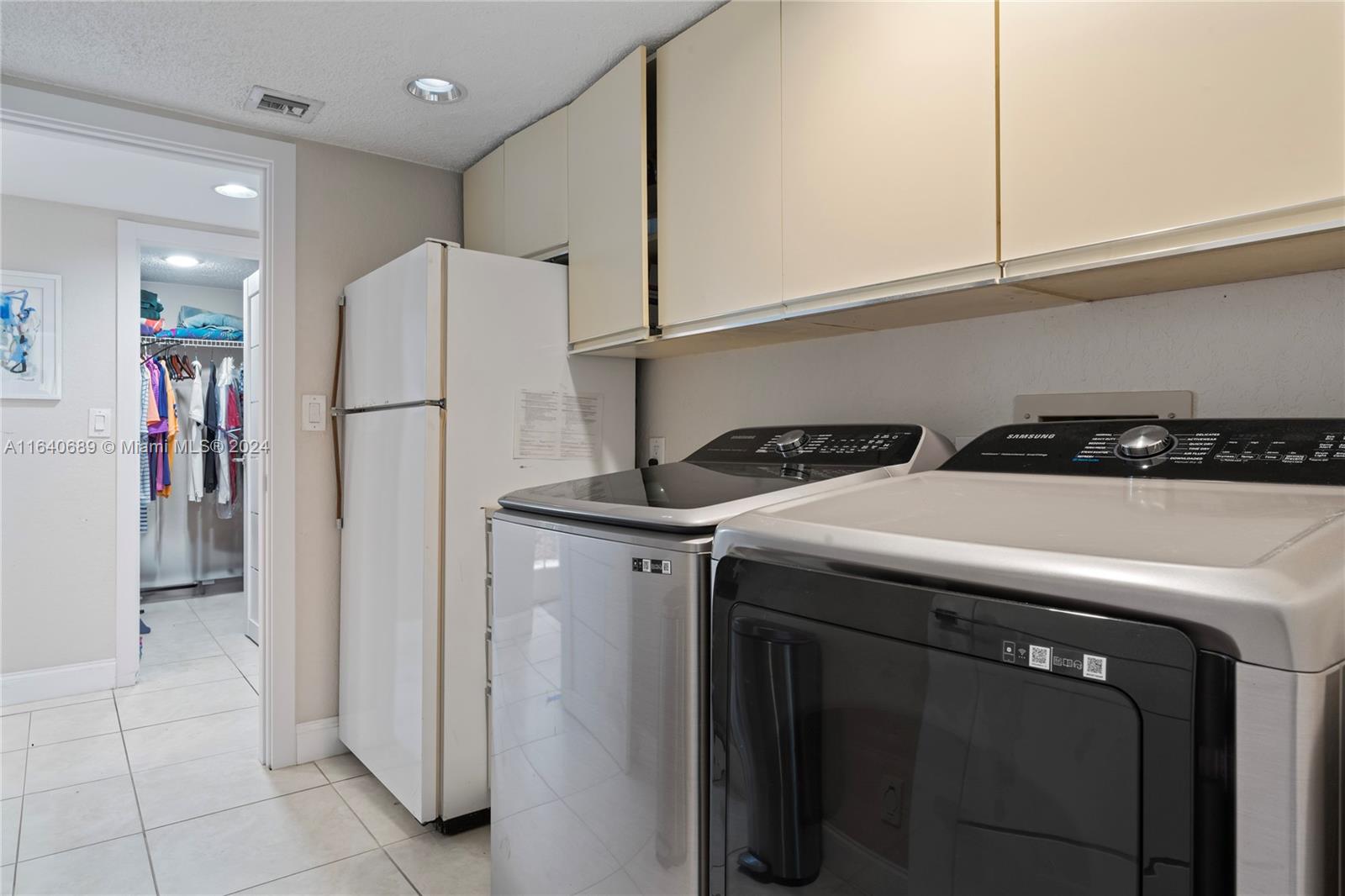 LAUDERDALE BEACH EXT UNIT - Residential