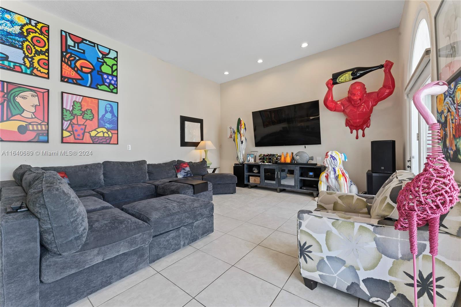 LAUDERDALE BEACH EXT UNIT - Residential