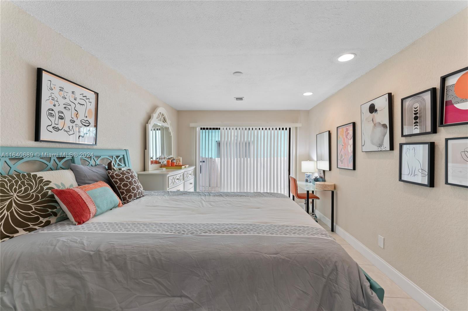 LAUDERDALE BEACH EXT UNIT - Residential