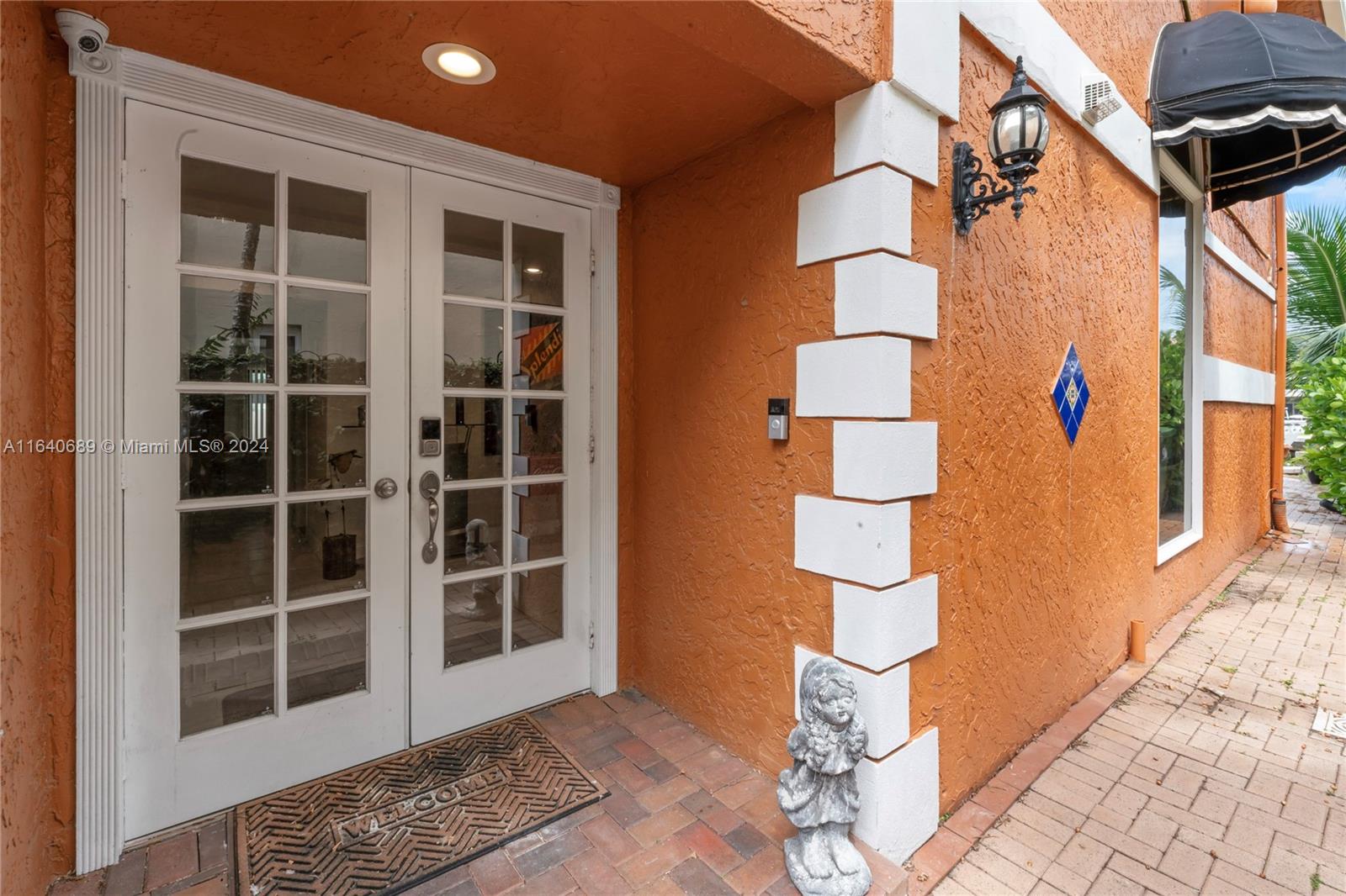 LAUDERDALE BEACH EXT UNIT - Residential