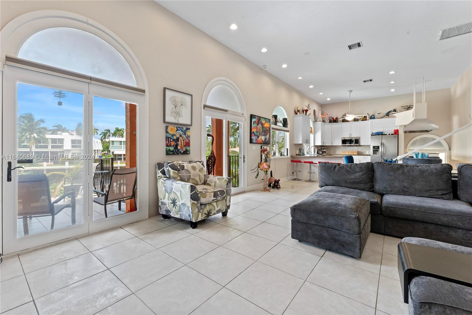 LAUDERDALE BEACH EXT UNIT - Residential