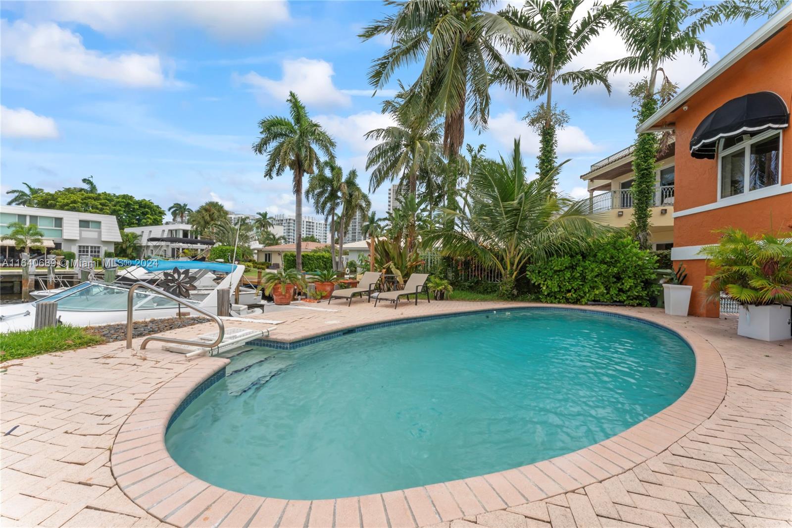 LAUDERDALE BEACH EXT UNIT - Residential