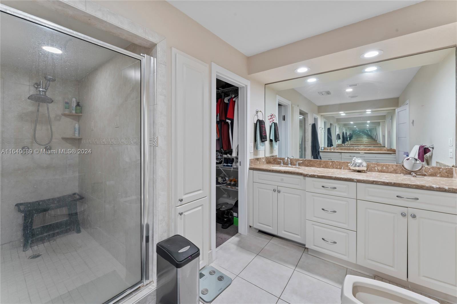 LAUDERDALE BEACH EXT UNIT - Residential