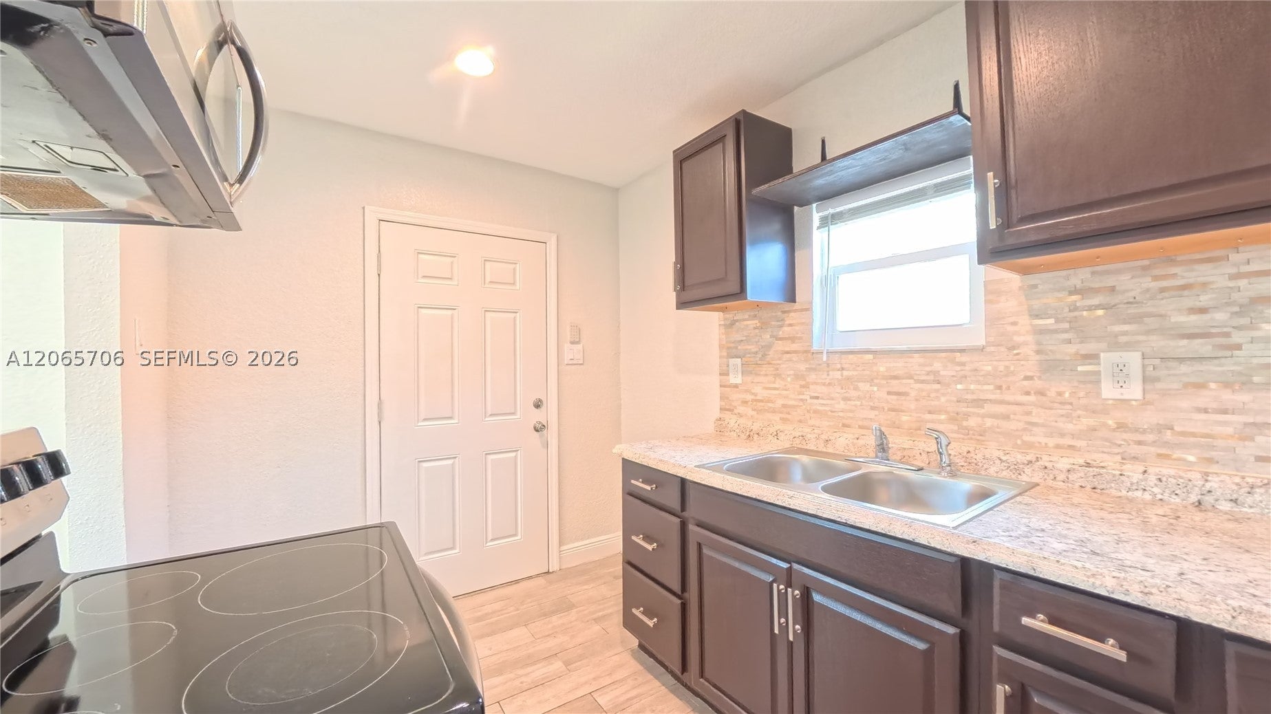 3156 NW 55th St, Miami FL 33142