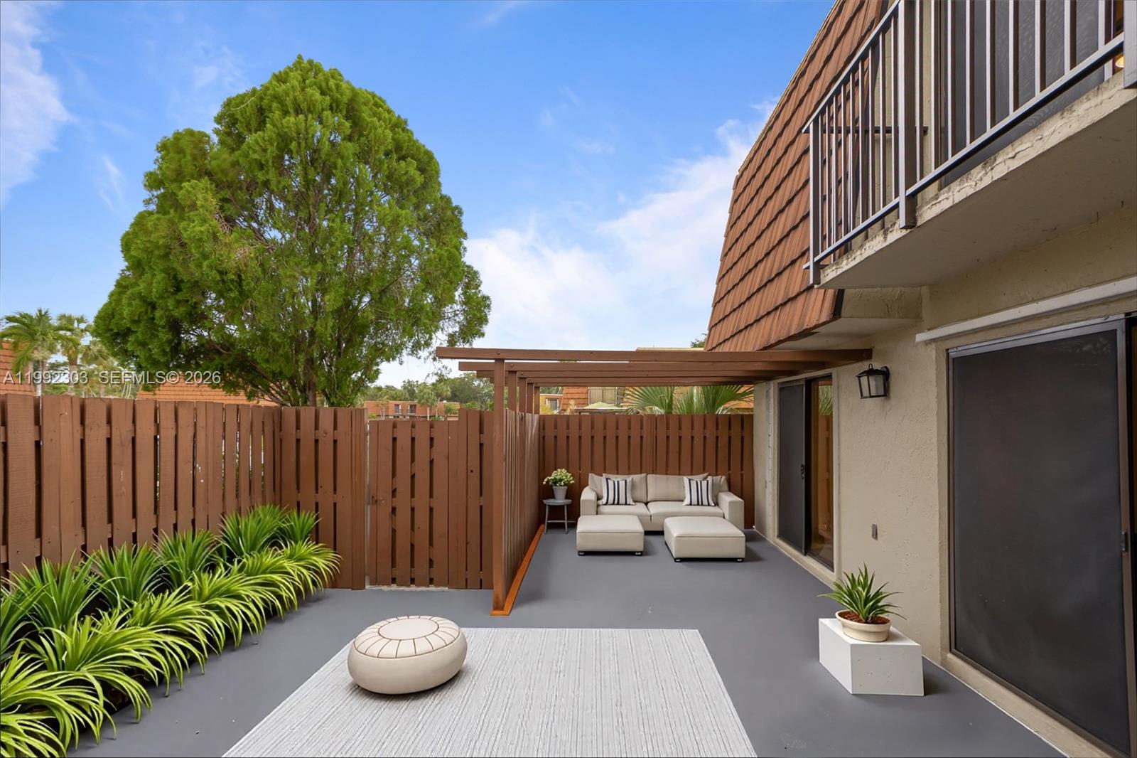 C H E ACRES - Residential