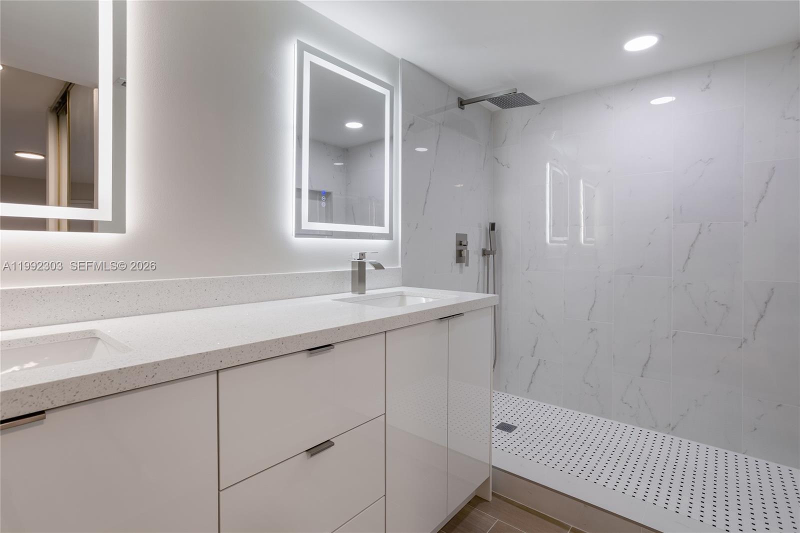 C H E ACRES - Residential