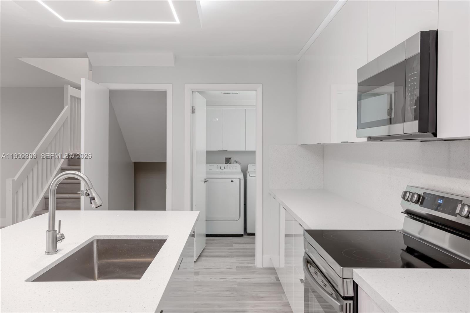 C H E ACRES - Residential