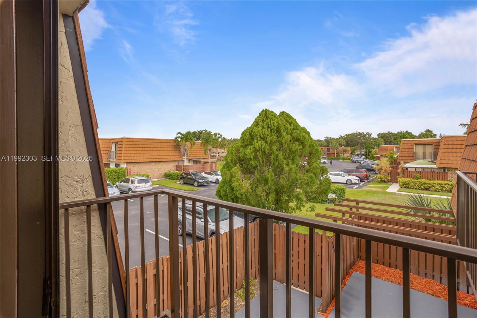 C H E ACRES - Residential