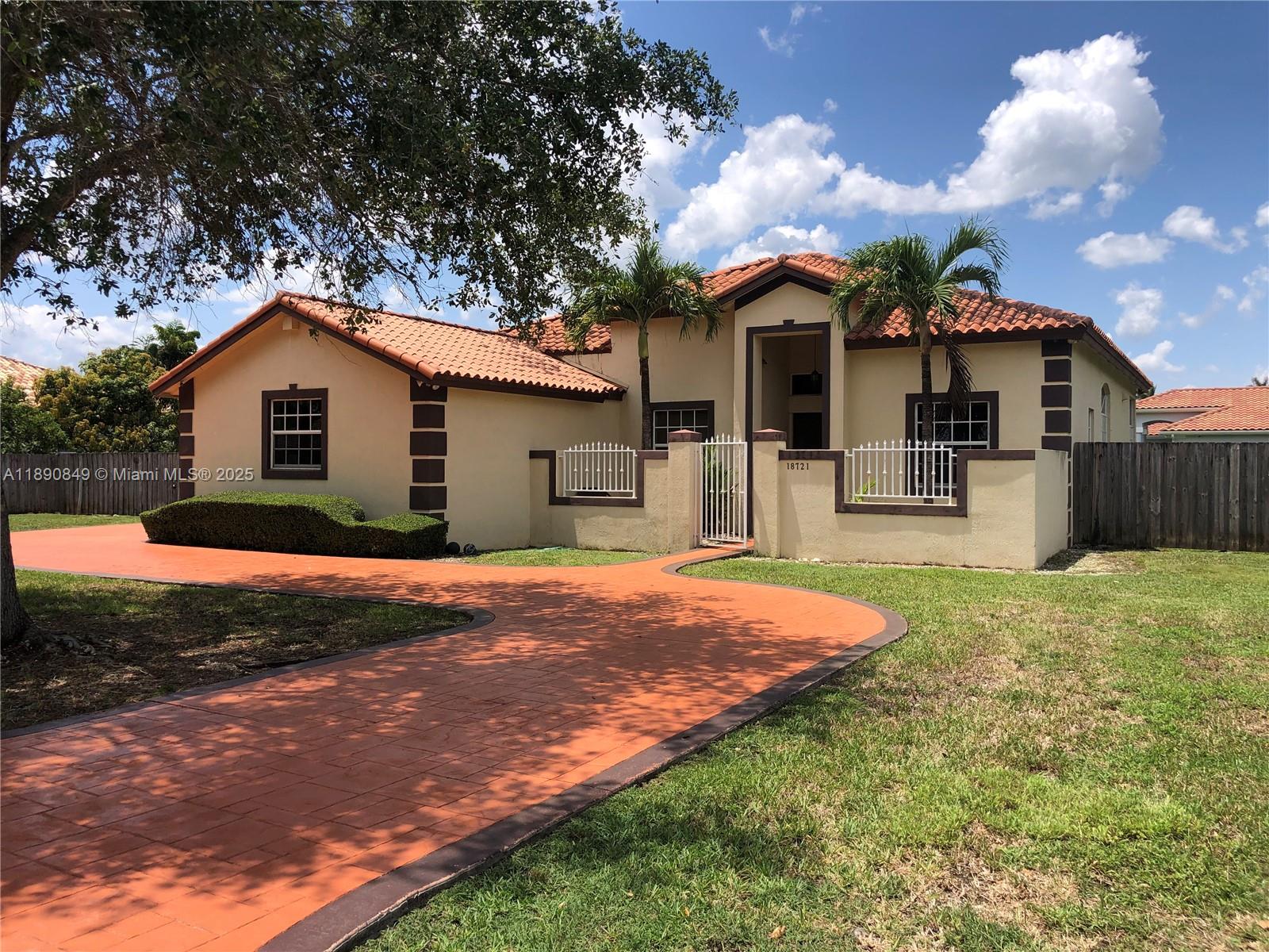 REDLANDS COLONIAL ESTATES - Residential Lease