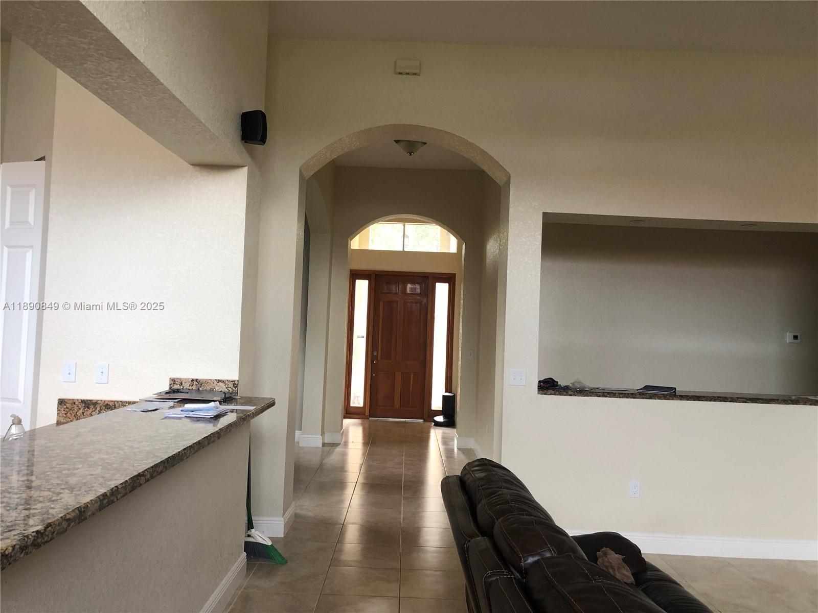 REDLANDS COLONIAL ESTATES - Residential Lease