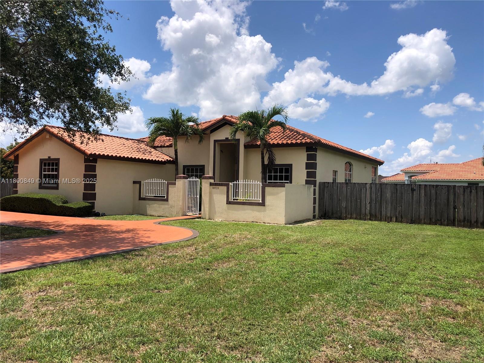 REDLANDS COLONIAL ESTATES - Residential Lease