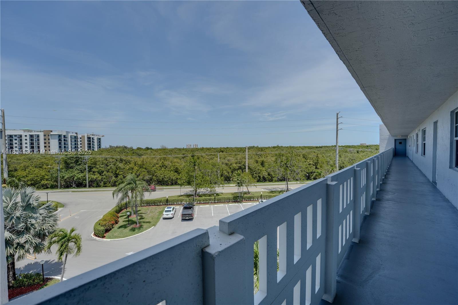 MEADOWBROOK LAKES VIEW CO - Residential