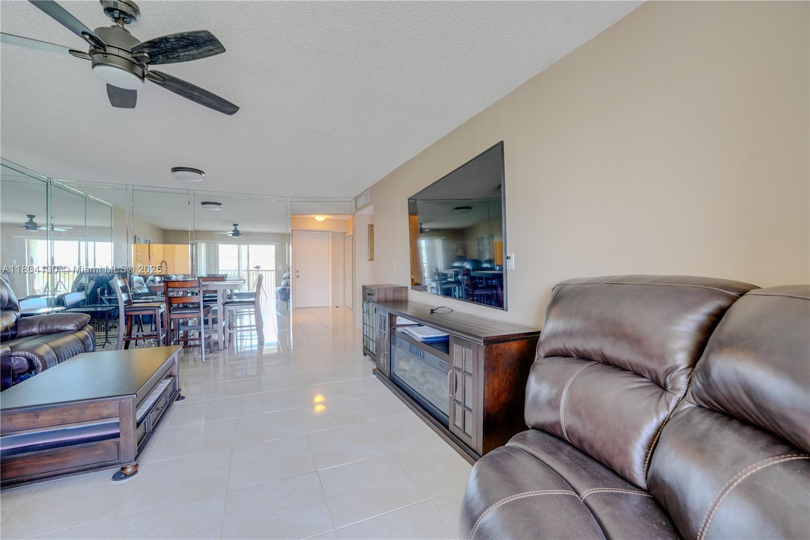 MEADOWBROOK LAKES VIEW CO - Residential