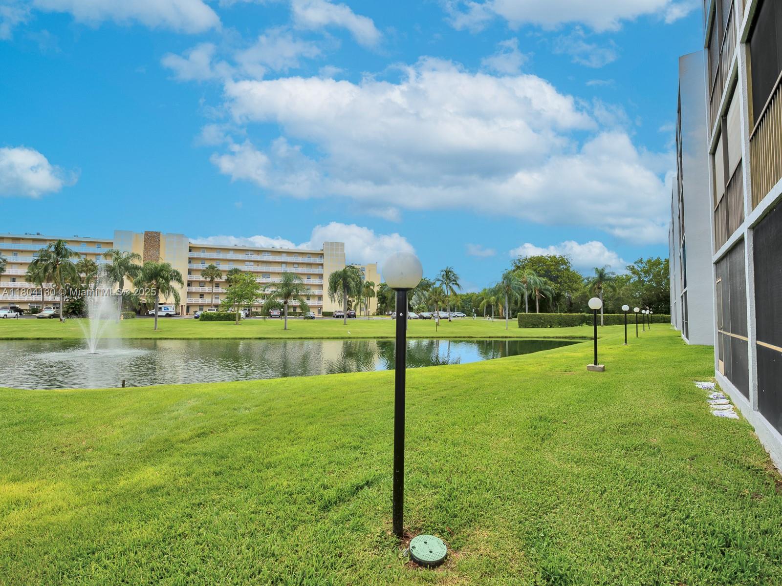 MEADOWBROOK LAKES VIEW CO - Residential