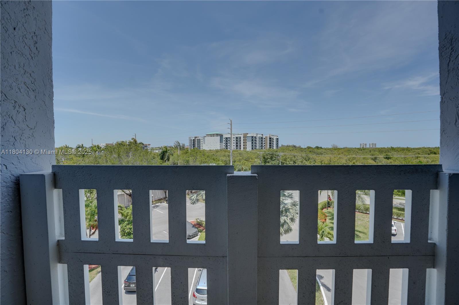 MEADOWBROOK LAKES VIEW CO - Residential