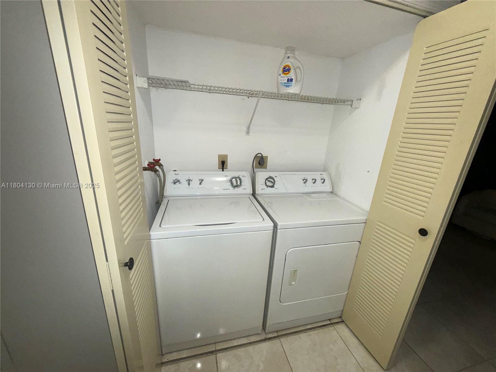 MEADOWBROOK LAKES VIEW CO - Residential