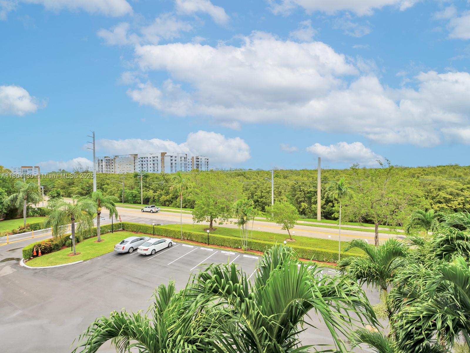 MEADOWBROOK LAKES VIEW CO - Residential