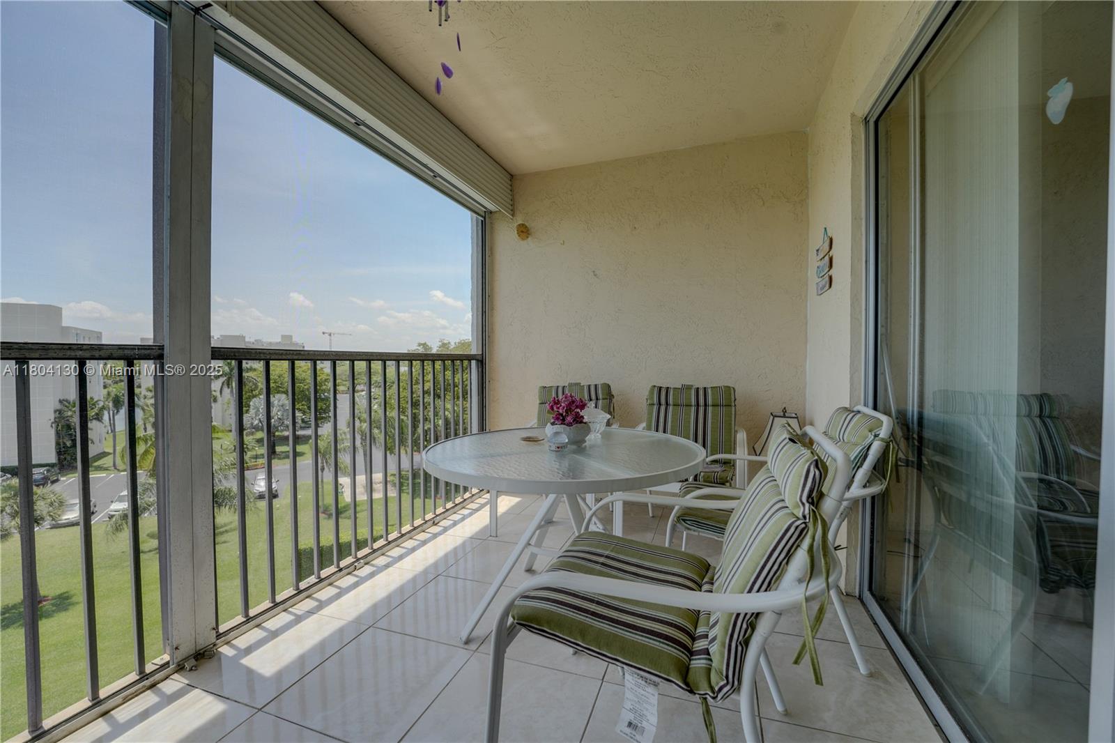 MEADOWBROOK LAKES VIEW CO - Residential