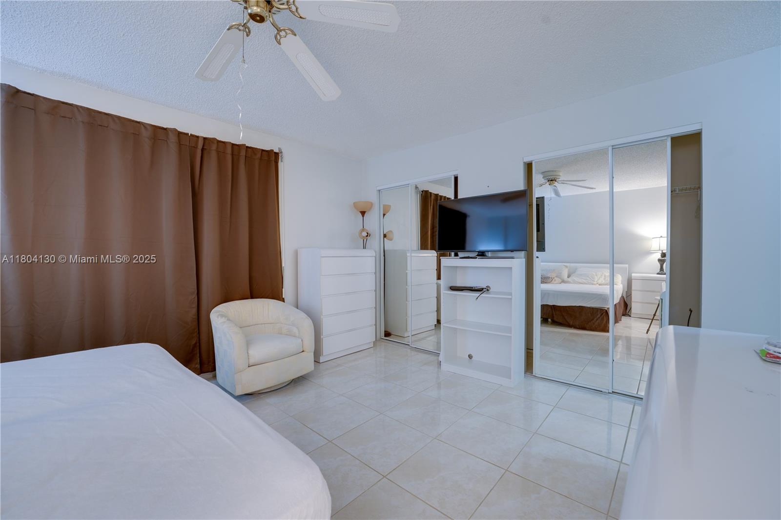MEADOWBROOK LAKES VIEW CO - Residential