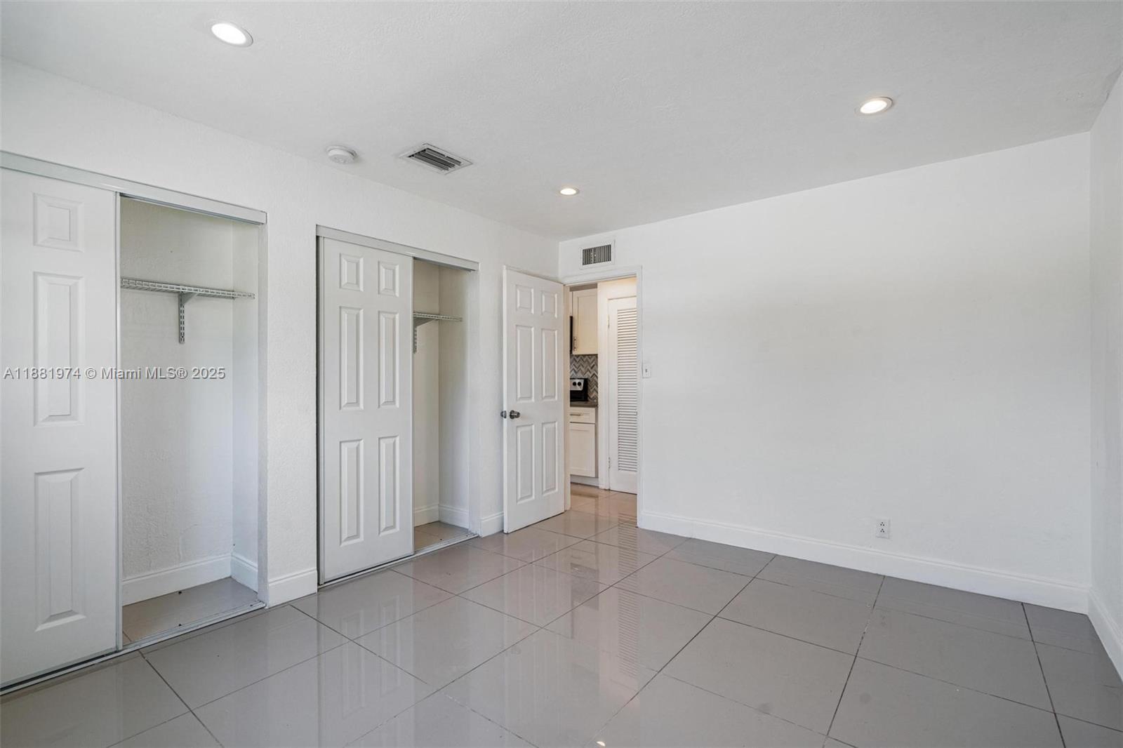 EDGEWATER ESTATES 1ST ADD - Residential Income