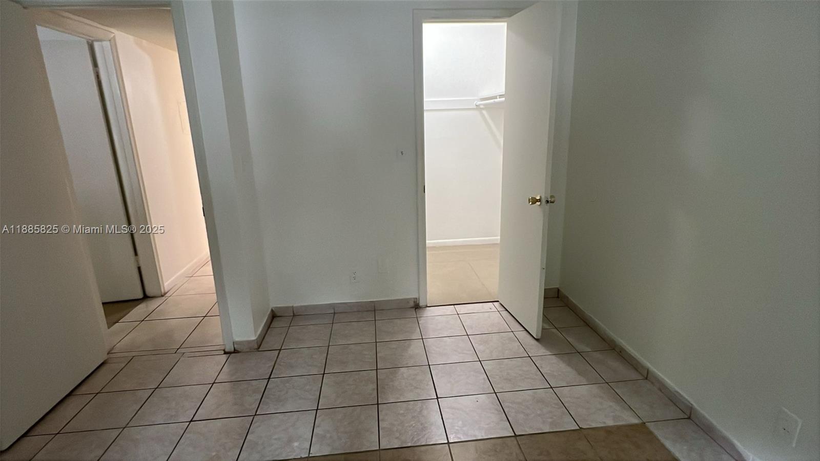 GOLFVIEW ARMS INC CONDO - Residential Lease