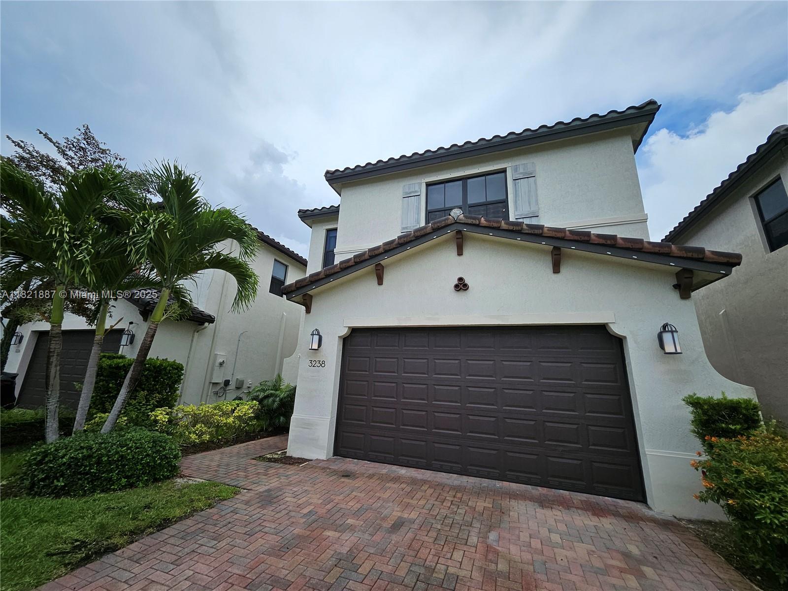 3238 W 96th Pl, Hialeah, FL, 33018/$685,000 2 3238 W 96th Pl