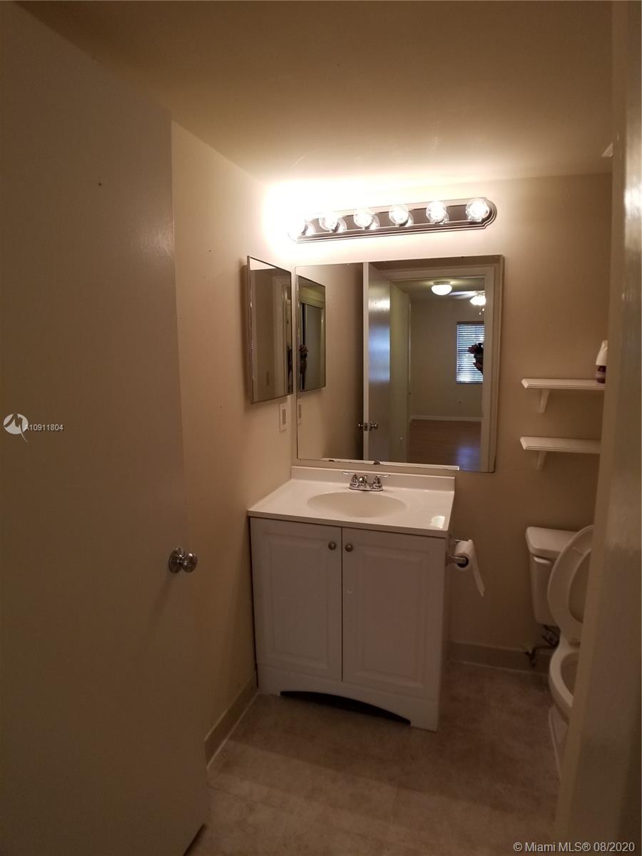 LAKEVIEW CLUB CONDO - Residential Lease