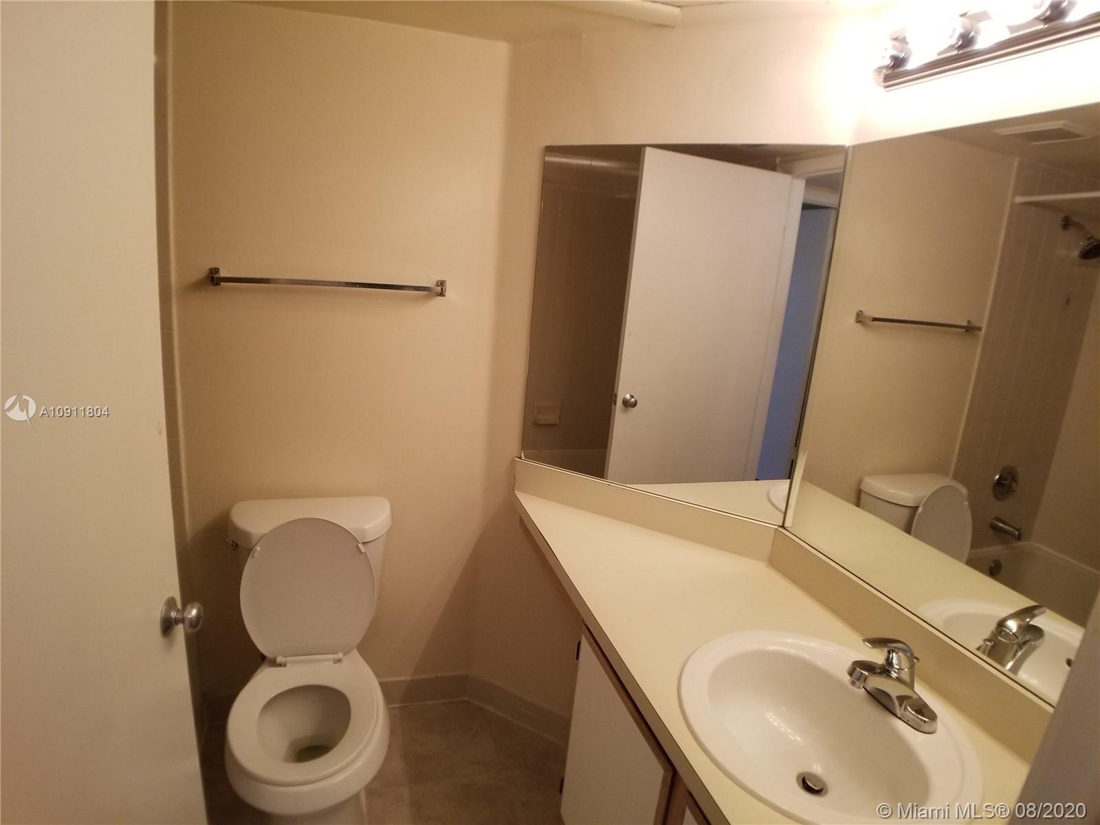 LAKEVIEW CLUB CONDO - Residential Lease