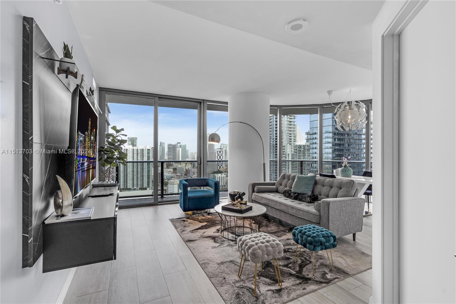 Designer furnished 2br/2ba + Den corner unit with wrap around balcony and panoramic views of of Brickell City
Centre, Miami River and Downtown. Unit features porcelain floors throughout, open concept kitchen/living area,
spacious bedrooms, and European kitchen. Brickell Heights is just walking distance to major restaurants and shops
and boats of oversized roof top pool, entertainment and theater room, kid's club, business center, Equinox Fitness
Club and spa & 1 assigned parking space. Rent includes basic cable & internet.