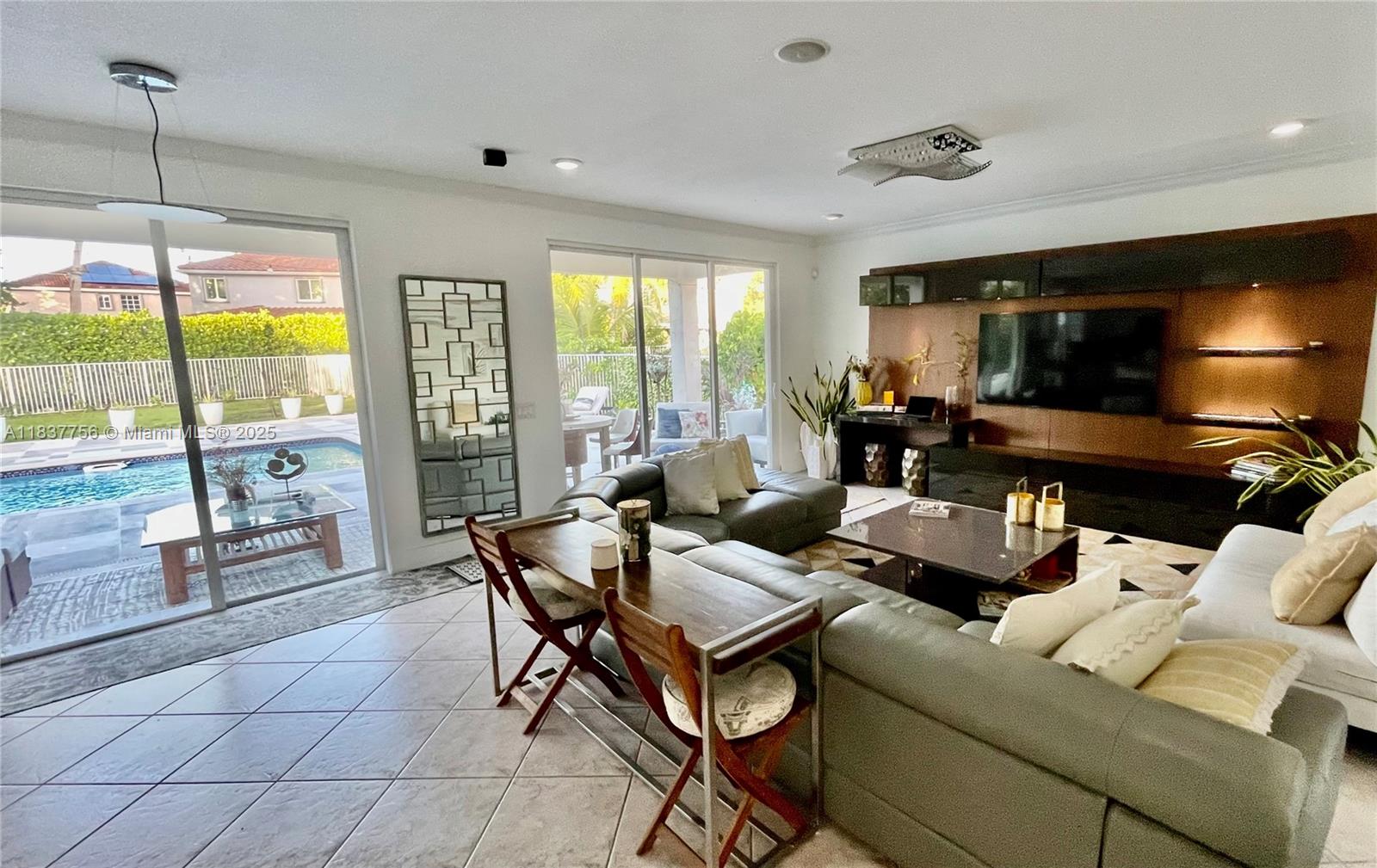 THE RIDGES - Residential Lease