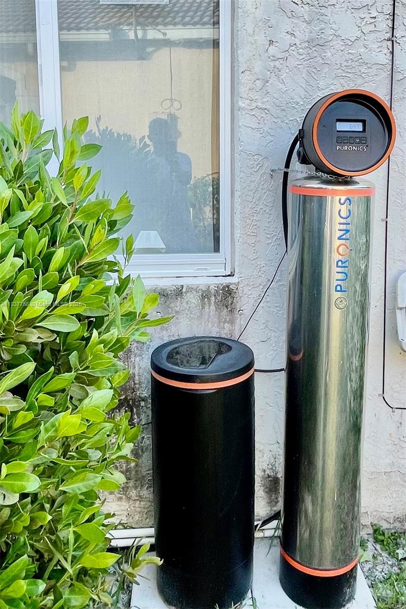 THE RIDGES - Residential Lease