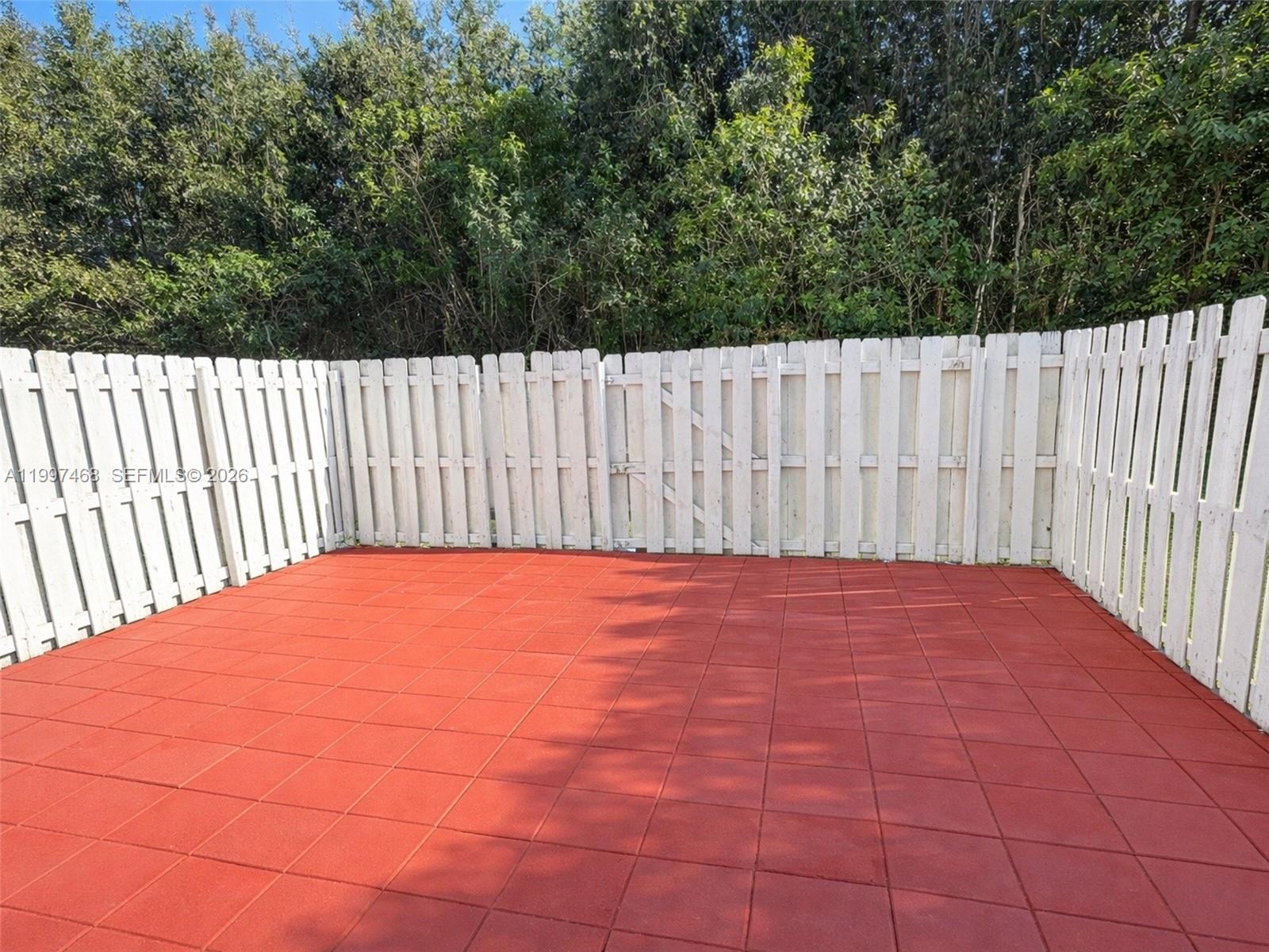 HAWKSNEST 1ST ADDN - Residential