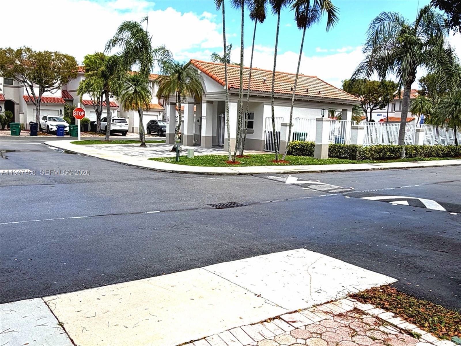 HAWKSNEST 1ST ADDN - Residential