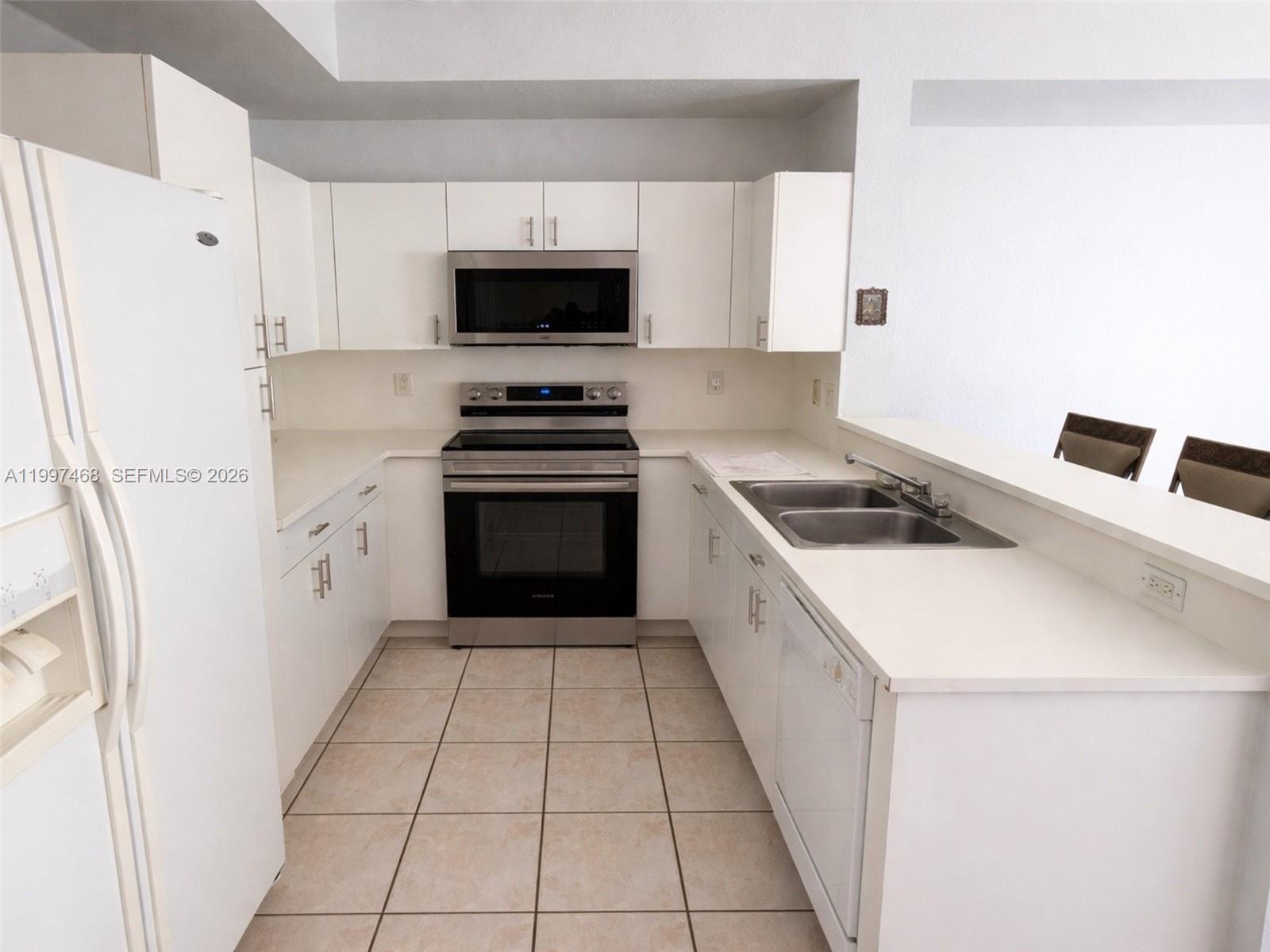 HAWKSNEST 1ST ADDN - Residential