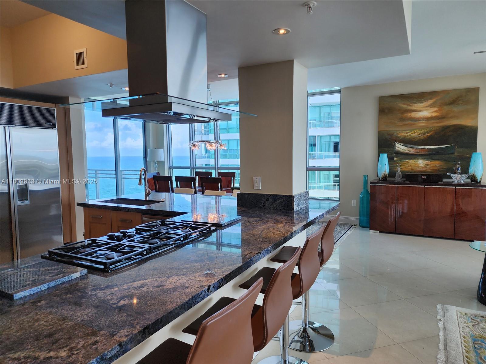 DIPLOMAT OCEANFRONT RESID - Residential Lease